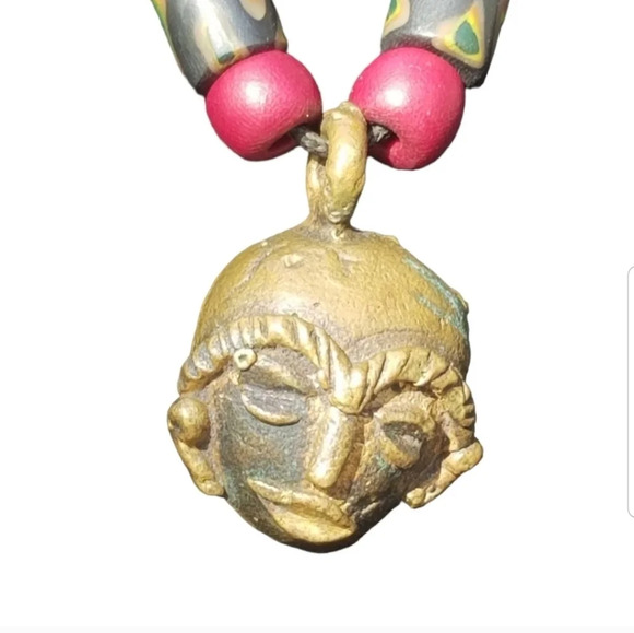 VINTAGE BRASS AFRICAN TRIBAL MASK PENDANT NECKLACE - Picture 3 of 5